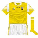1998:
For the All-Ireland quarter-final, Antrim played in an unsponsored jersey. A conflict between Bushmills and competition sponsors Guinness is our best guess as to why.