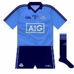 2014-:
With the Vodafone deal ending, the 2013 shirt suffered the same fate as the '09 edition, lasting just a year. AIG were the new sponsors and while the design was very similar to the 2010 shirt, the blue was darker.