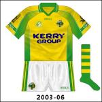 In the early part of the 2000s, most counties' goalkeeper jerseys had the same sleeves as the outfield tops, though Kerry differed slightly in this regard, and green side panels were also used.