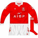 1993-95:
Long-sleeved version, though without white piping or collar details.