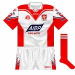 2002:
New change jersey, mixing O'Neills' Brandon torso design with the sleeves from the red jersey. As far as can be ascertained, it was only ever worn against Armagh in the GOAL Challenge after the Orchard County won the All-Ireland in 2002.