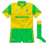 1996:
Unsurprisingly, the overall green-ness was troublesome, so for the replay Meath wore gold jerseys. 